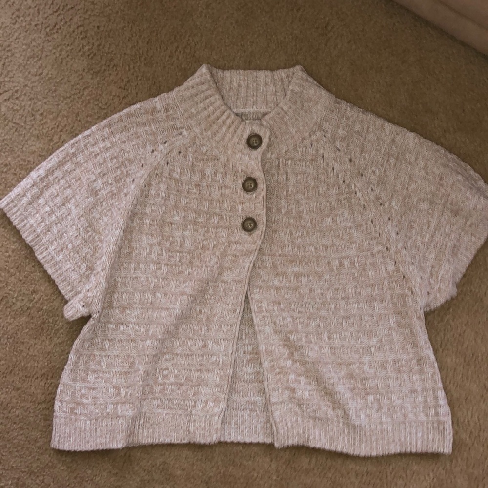 Women’s three bottom cardigan. L